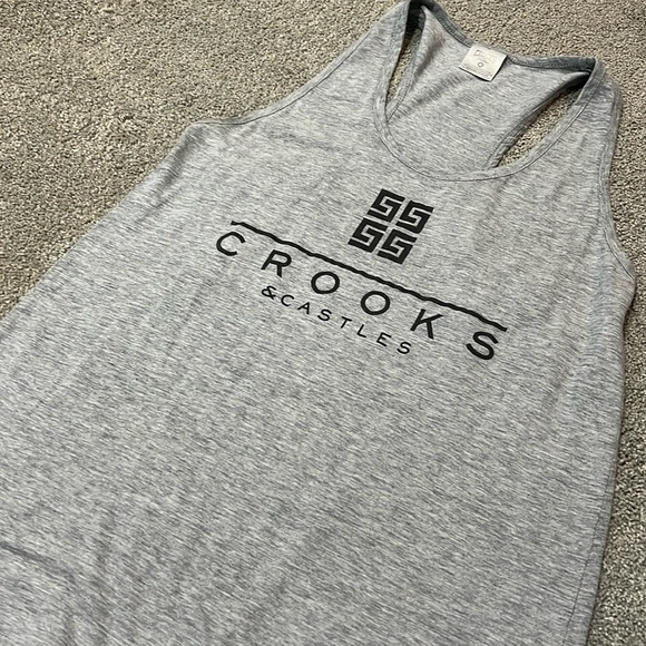 (20) Crooks tank top - Picture 2 of 2